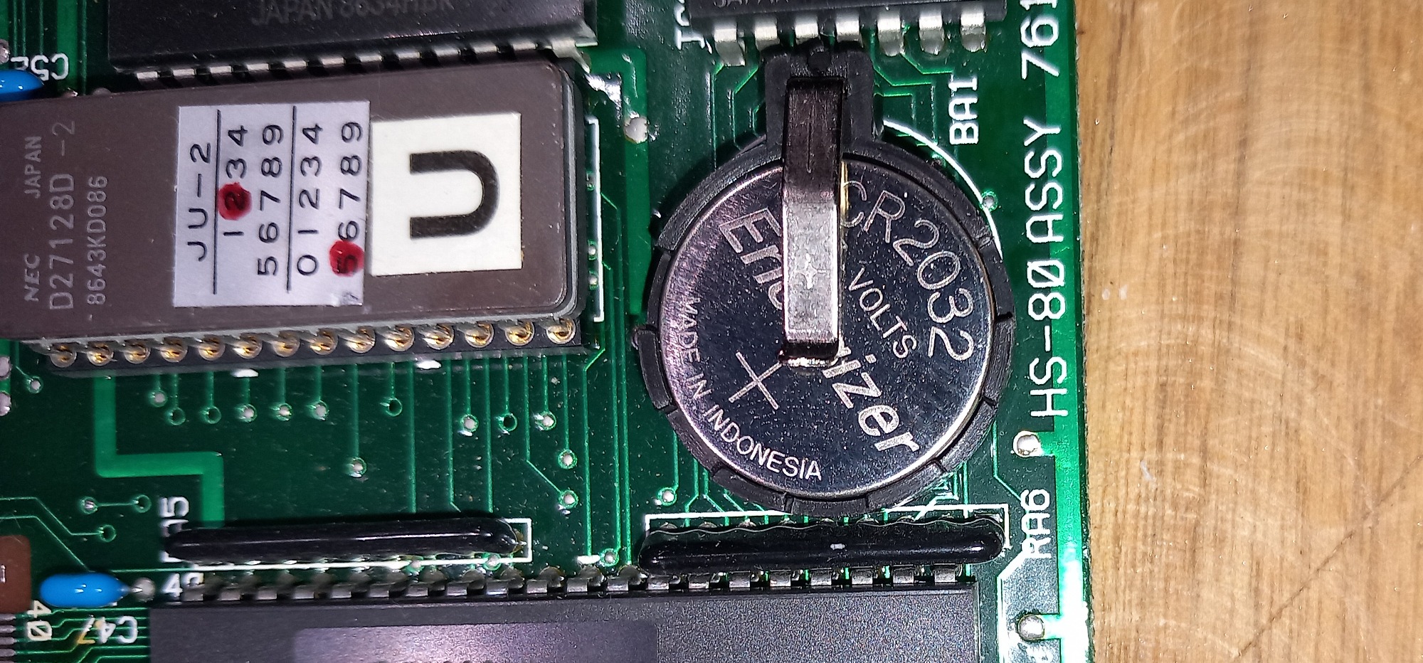 Alpha Juno Batteriehalter