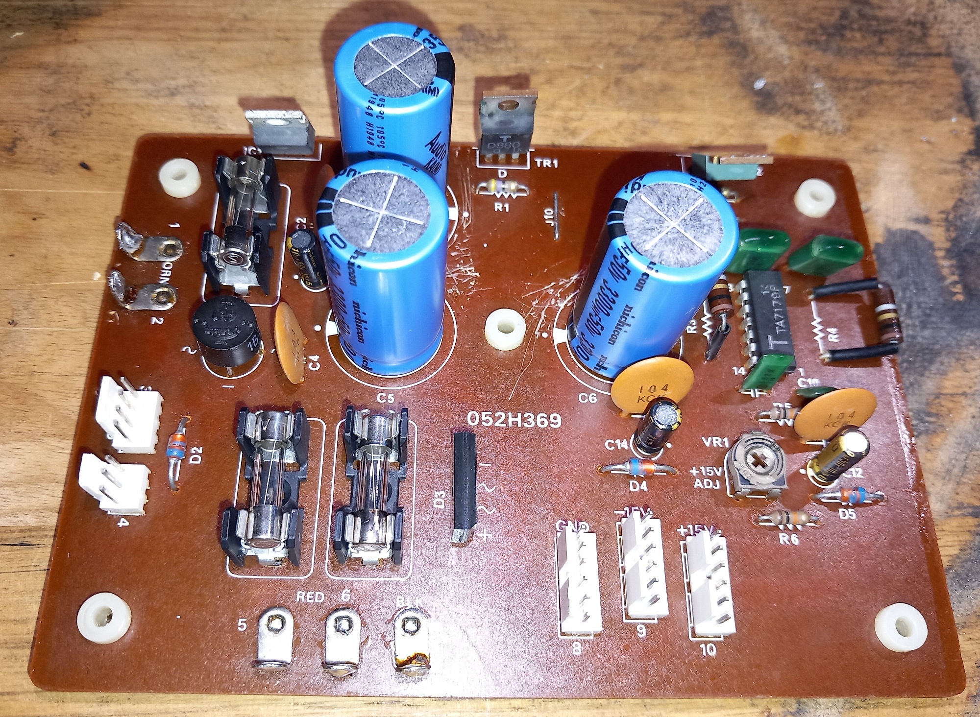 Roland Juno 6 - neue Elkos