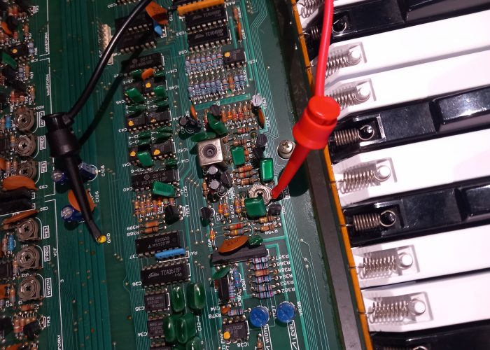 Elektrische Kalibrierung des Oszillators