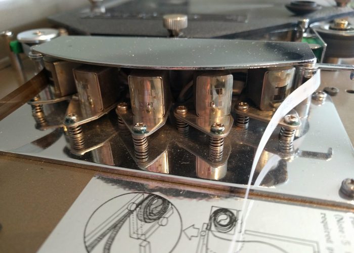 Ungereinigte Tonköpfe mit Rostansatz